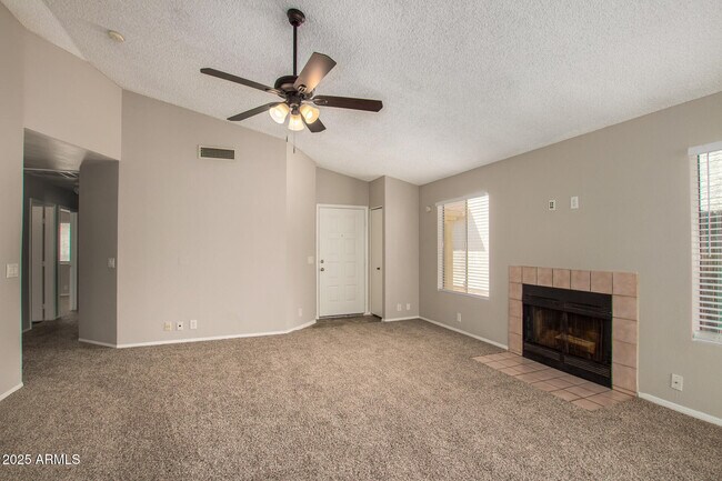 Foto del edificio - 10015 N 66th Dr