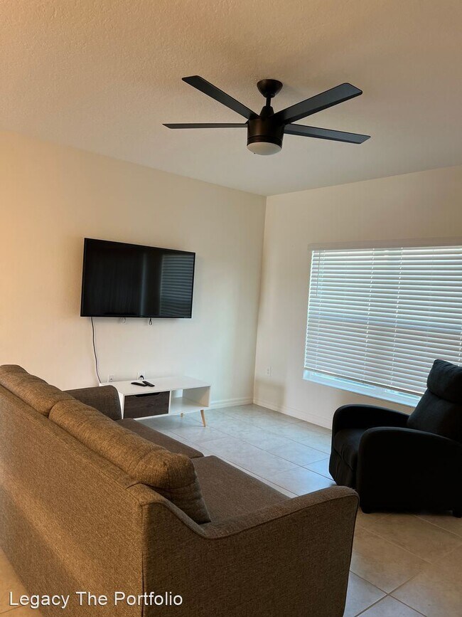 Building Photo - 3 br, 2.5 bath House - 2359 Hollyberry Way