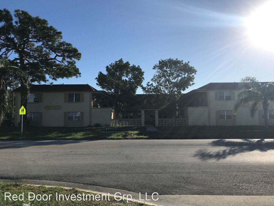 955 Knox McRae Dr, Titusville, FL 32780 Room for Rent in Titusville