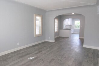 Building Photo - 61 Savona Walk