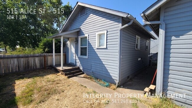 Building Photo - 515 Alice St