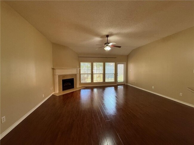 Building Photo - 10154 Waterford Way