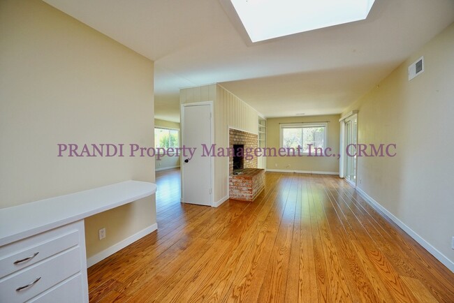 Foto del edificio - Available Now! 3 Bedroom Kentfield home.