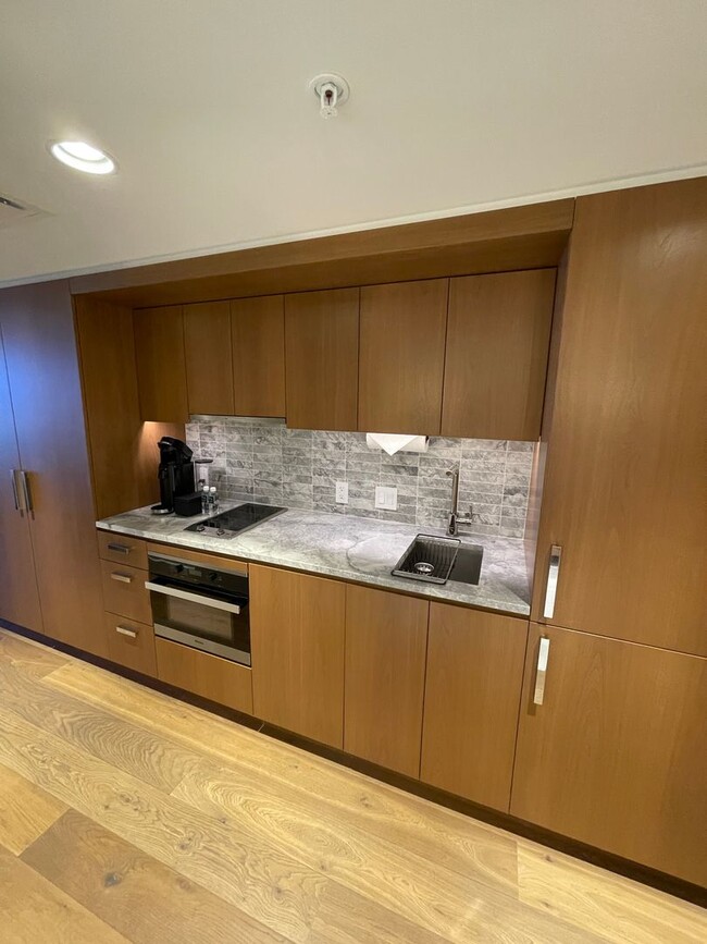 Foto del edificio - Rarely Available Studio 1 Bath Long-Term i...