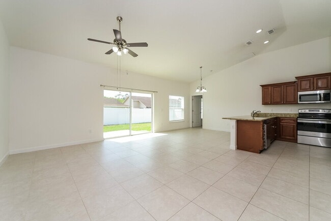 Building Photo - 839 Valnera Ct