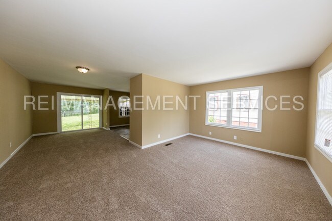 Building Photo - 118 Vann St