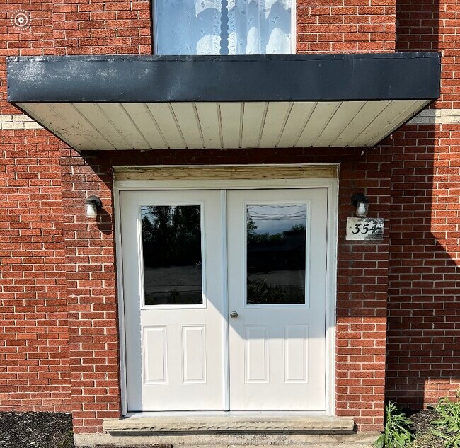 Building Photo - 354 Meadow Dr