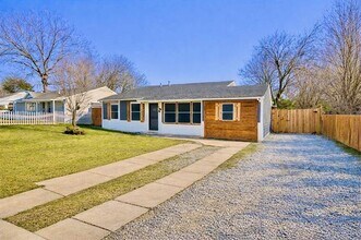 Building Photo - 312 Halsey St