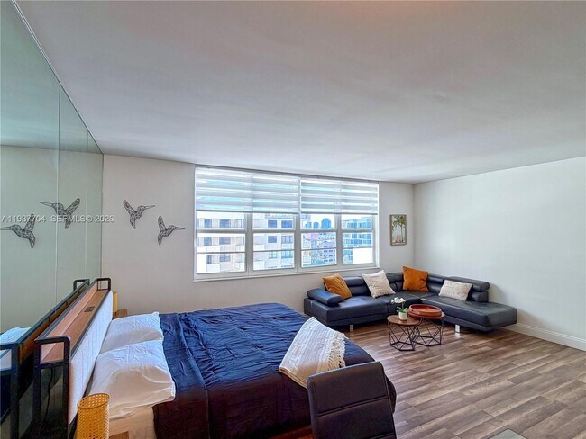 Building Photo - 100 Lincoln Rd