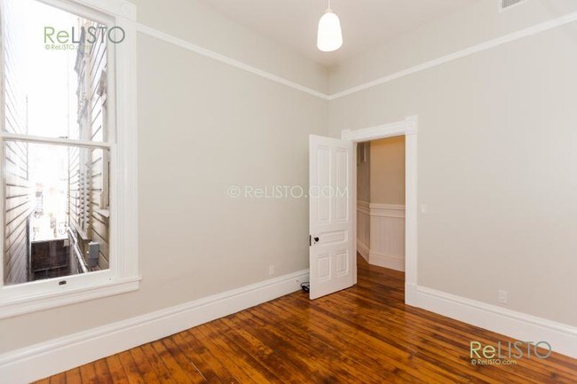 Building Photo - 1335 Hayes St