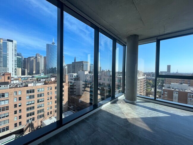 Building Photo - 108 N Sangamon St