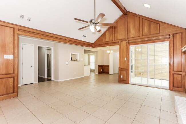 Foto del edificio - 410 W Jefferson St