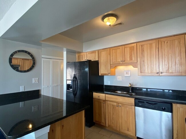 Building Photo - 2228 Vista Cir