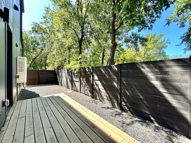Foto del edificio - Spacious 2/BR 2.5/BA Modern Home with Abun...
