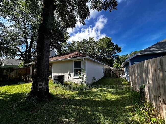 Building Photo - 11181 Mikris Dr S