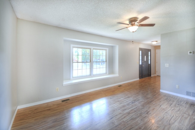 Building Photo - 6423 Dillon Cir