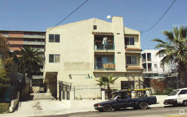 Foto principal - 273 S Bonnie Brae St