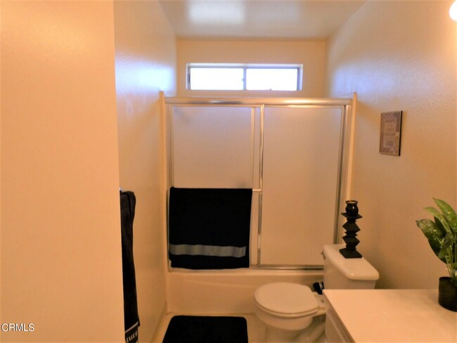 Building Photo - 2143 Euclid Cir