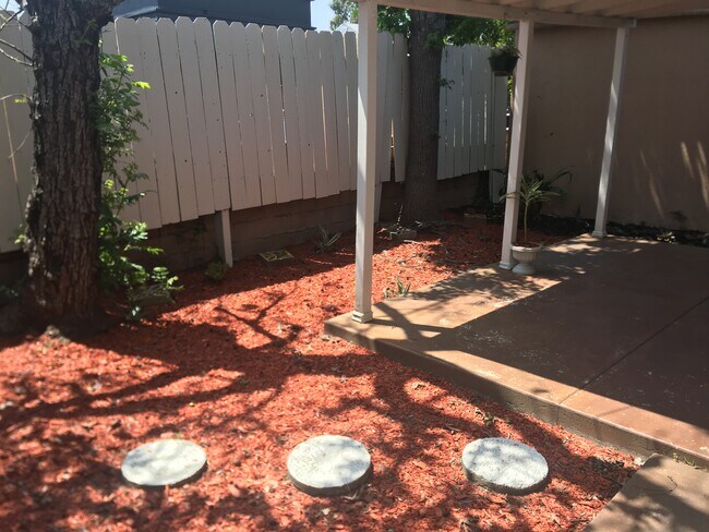 Building Photo - 1134 Orange Grove Ave
