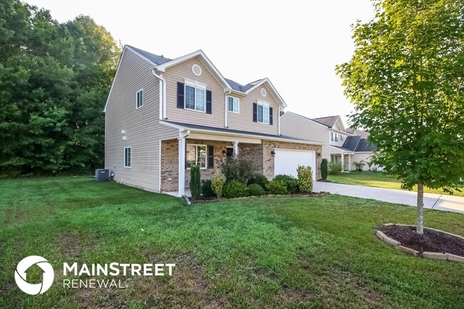 Building Photo - 305 Walnut Crossing Dr