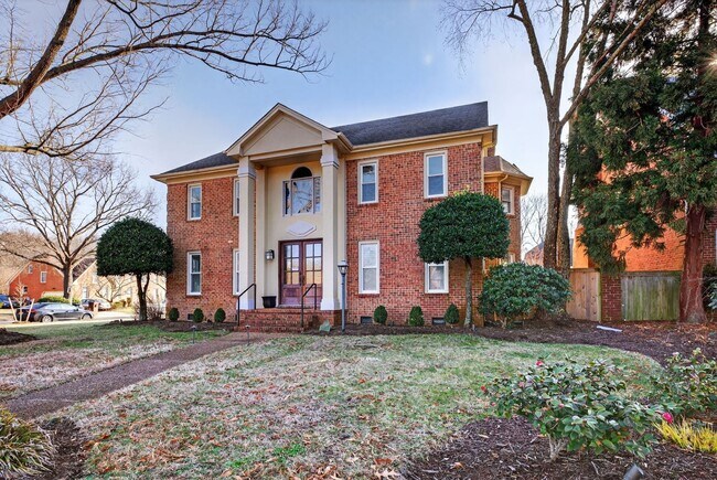 Building Photo - Elegant & Spacious Home Available in Church Point