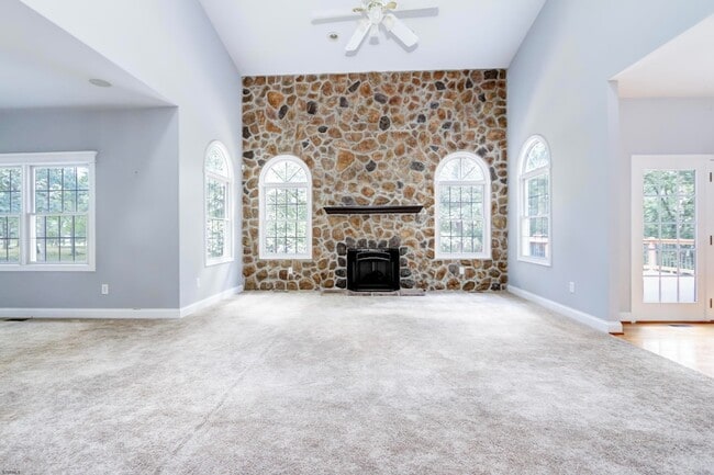 Building Photo - 113 Lighthouse Ln