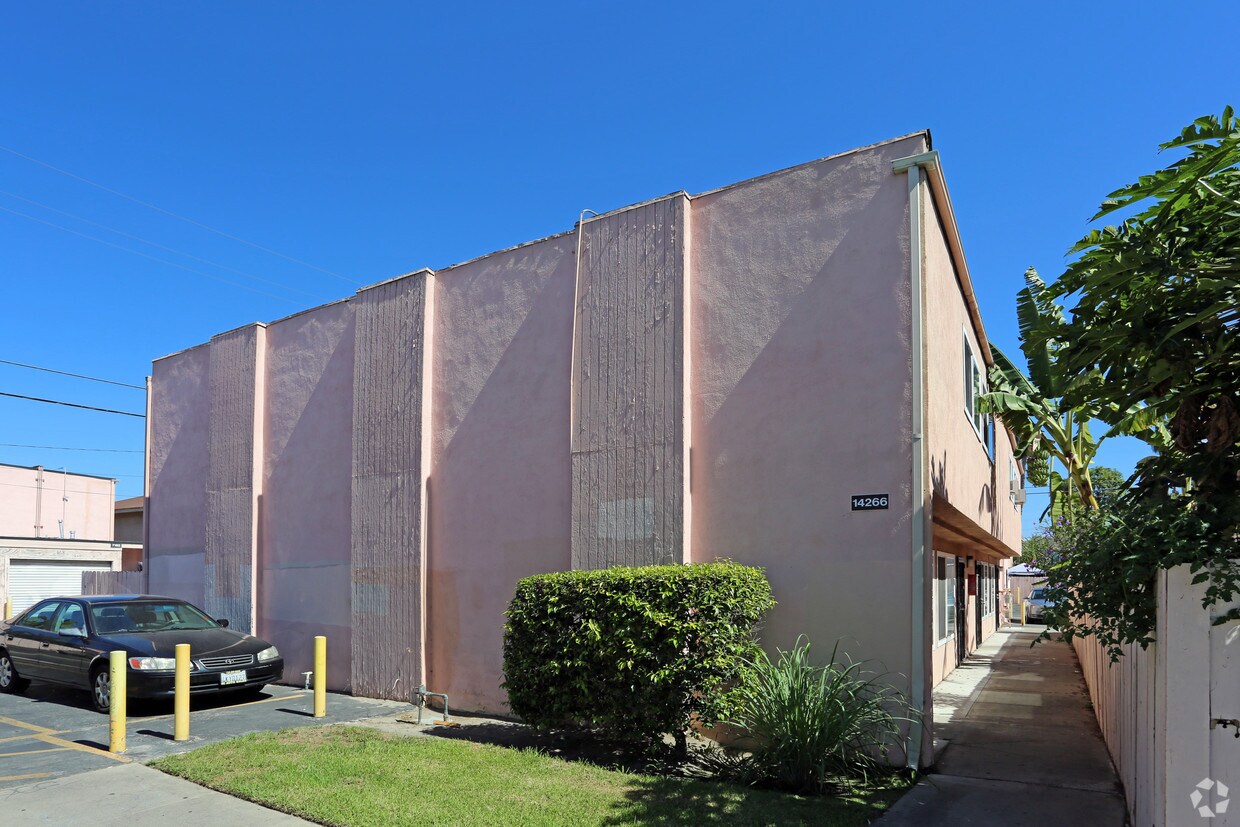 Primary Photo - 14266 Village Way