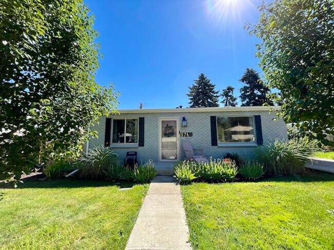 Foto del edificio - Amazing Littleton Bungalow