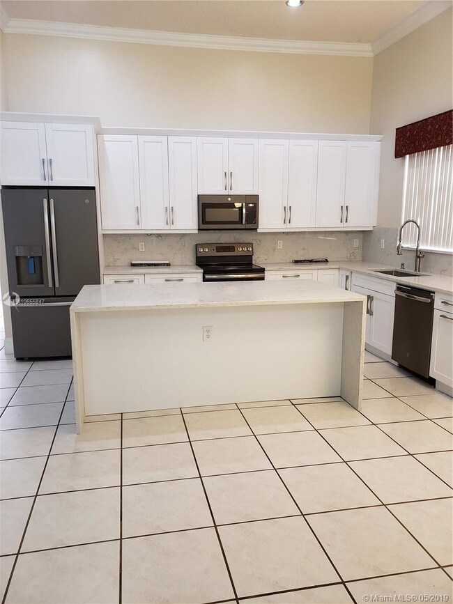 Foto del edificio - 18440 SW 4th St