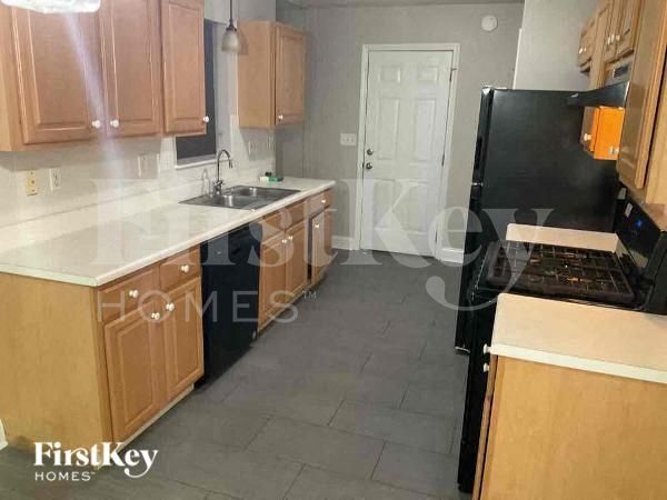 Foto del edificio - 2522 Halcyon Way