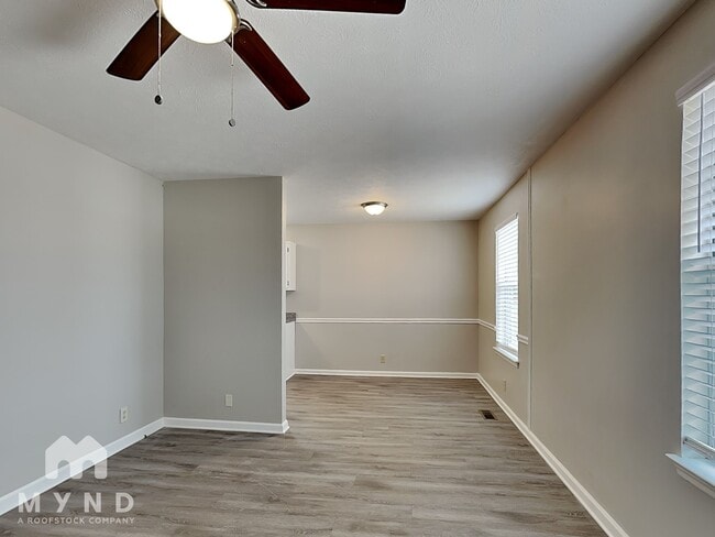 Foto del edificio - 305 Burlwood Ct