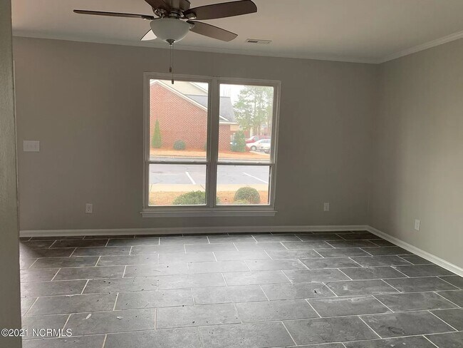 Foto del edificio - 8 Upton Ct