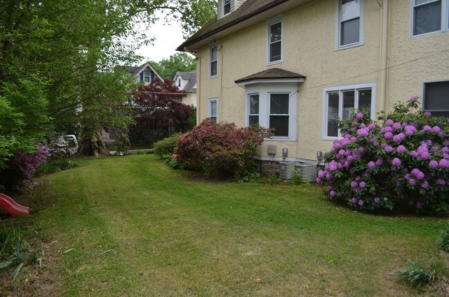 Building Photo - 5 Bedroom House in Bala Cynwyd!