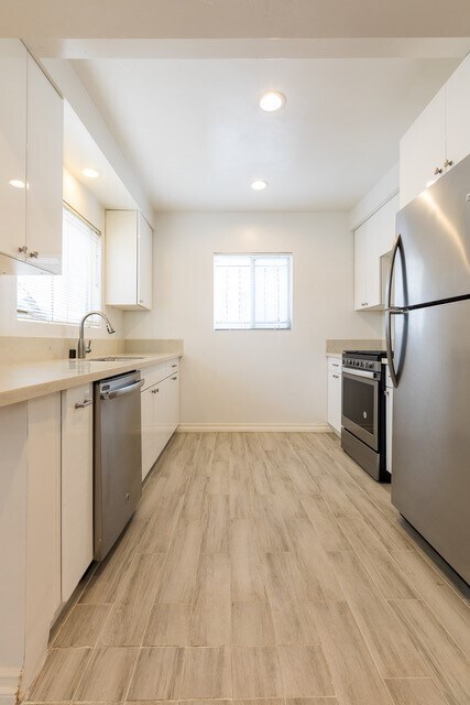 Cocina de la unidad C - 6578 Trigo Rd