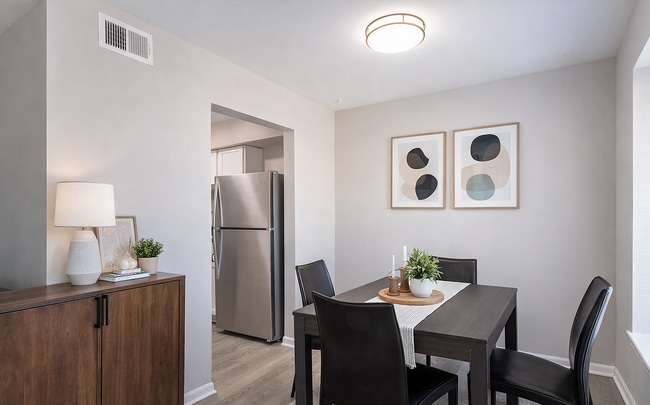 Dining Room - Mountain Ridge Apartments