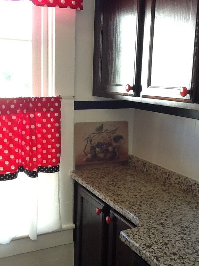 Granite Counters - 87 Water St