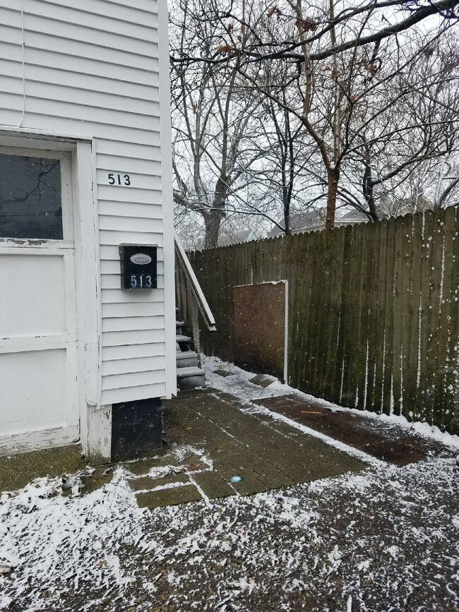 Building Photo - 513 N 3rd St