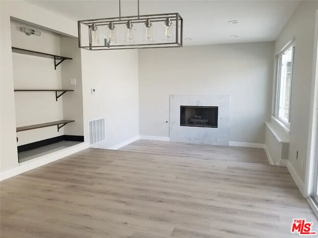 Foto del edificio - 18601 W Lassen St