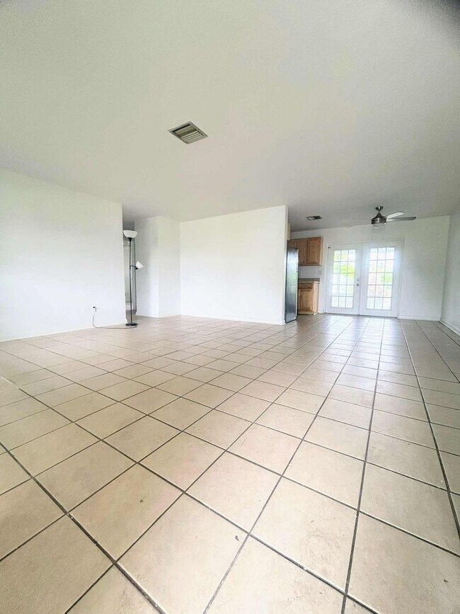 Foto del edificio - 4 Bedroom Cape Coral