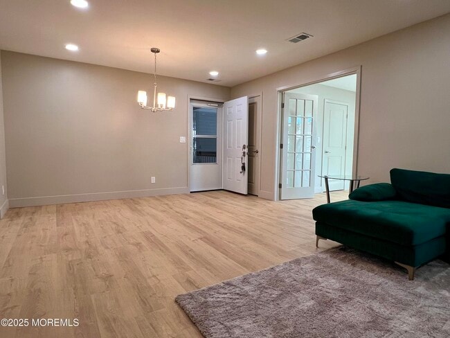 Building Photo - 7-1 Seattle Ct