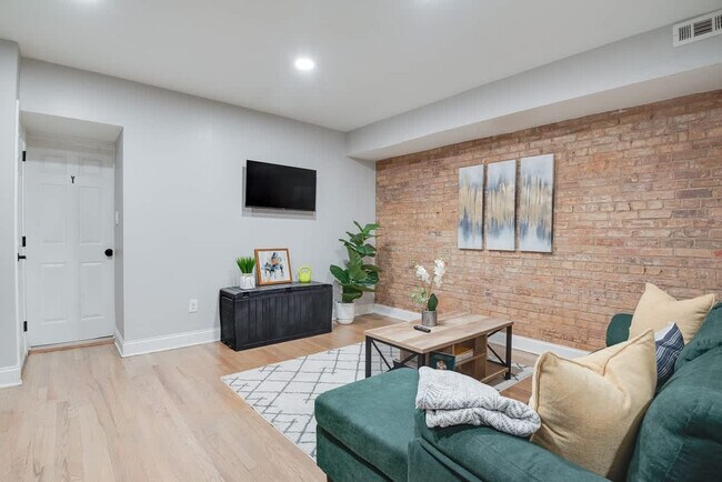 Foto del edificio - 1255 Raum St NE