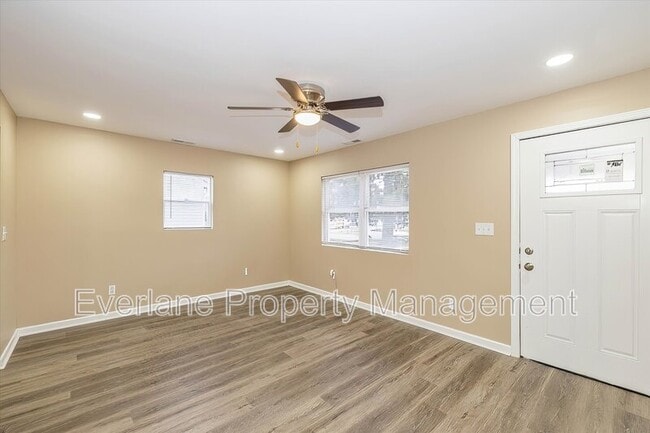 Building Photo - 1609 N Outer Dr