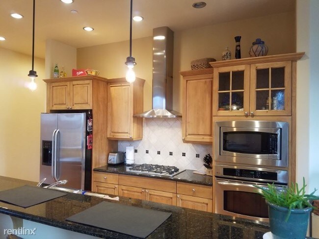 Building Photo - 1 br, 2 bath Condo - 224 Canyon Ave