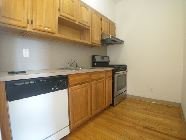 Building Photo - 9710 3rd Ave
