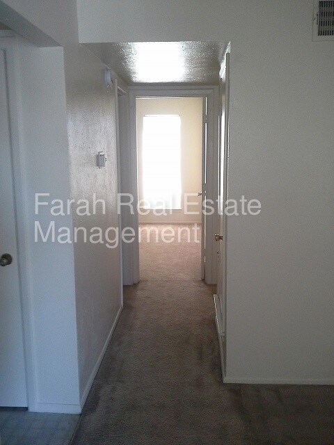 Building Photo - 507 Cora St