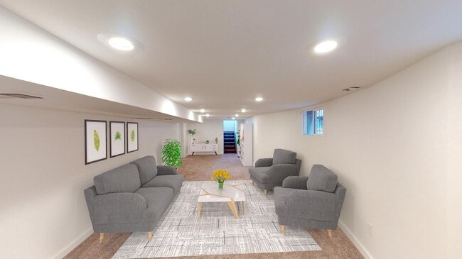 Building Photo - Recently updated Jefferson Park home with fenced backyard