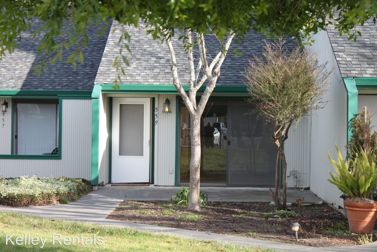 Primary Photo - 559 Norlee St