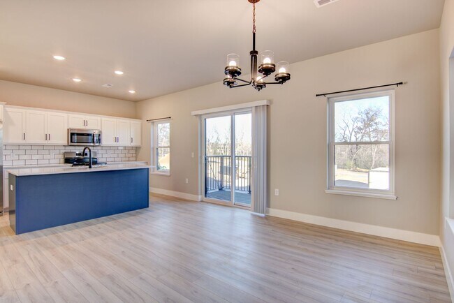 Foto del edificio - Brand New Luxury Townhomes: 3BR, 2.5Bath A...