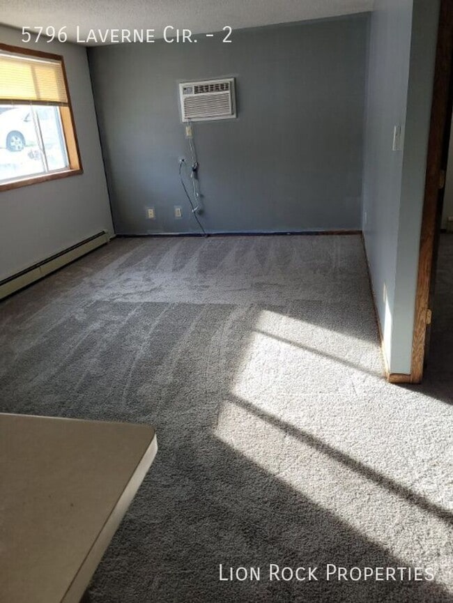 Building Photo - 5796 Laverne Cir N