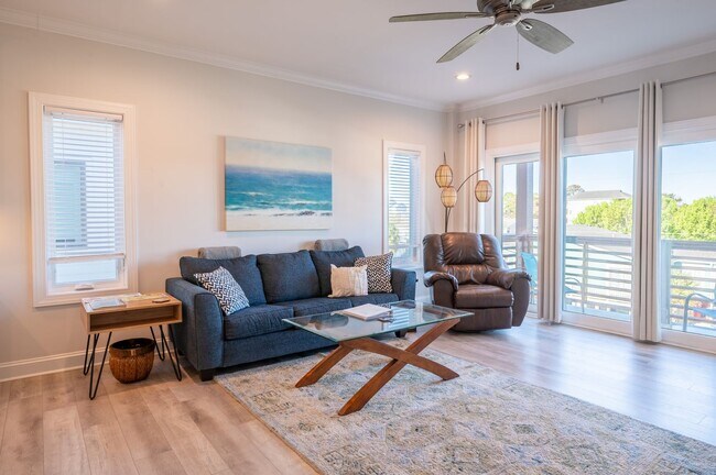 Building Photo - FURNISHED OFF-SEASON MONTHLY RENTAL - AVAI...